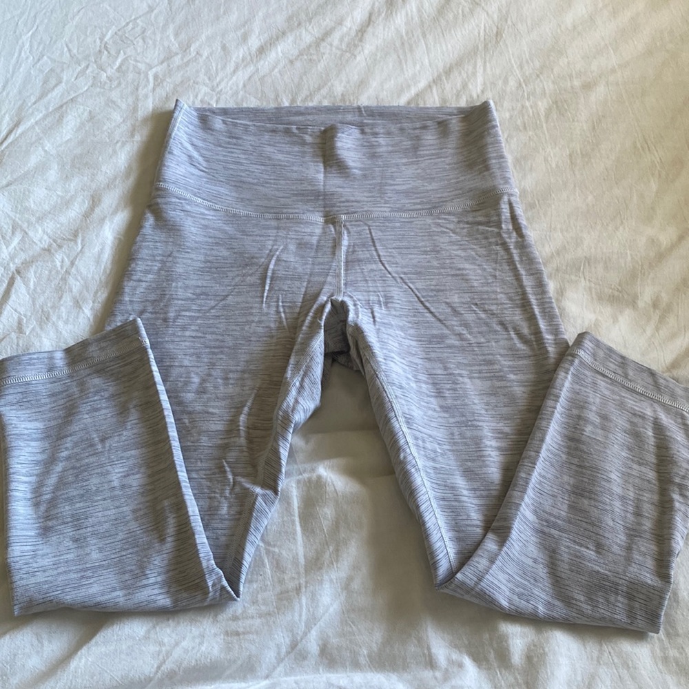 Lululemon - Align Crop 21” - Heathered Grey - Size 8